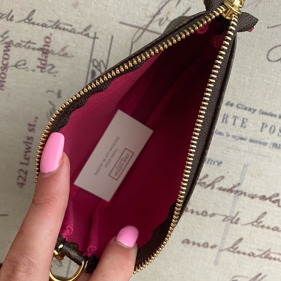 Louis Vuitton 2020 Animation Mini Pochette - Picture 2 of 6